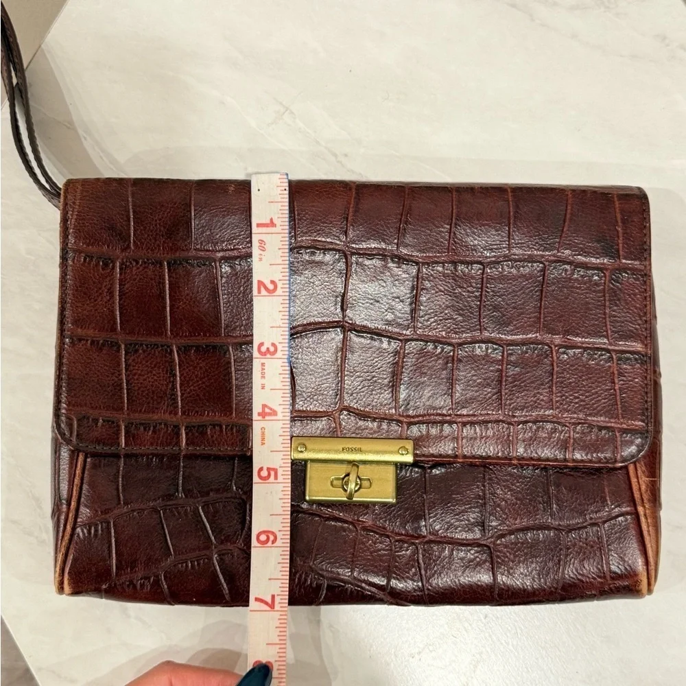 🔥Fossil Brown Crocodile-Embossed Clutch EUC🔥